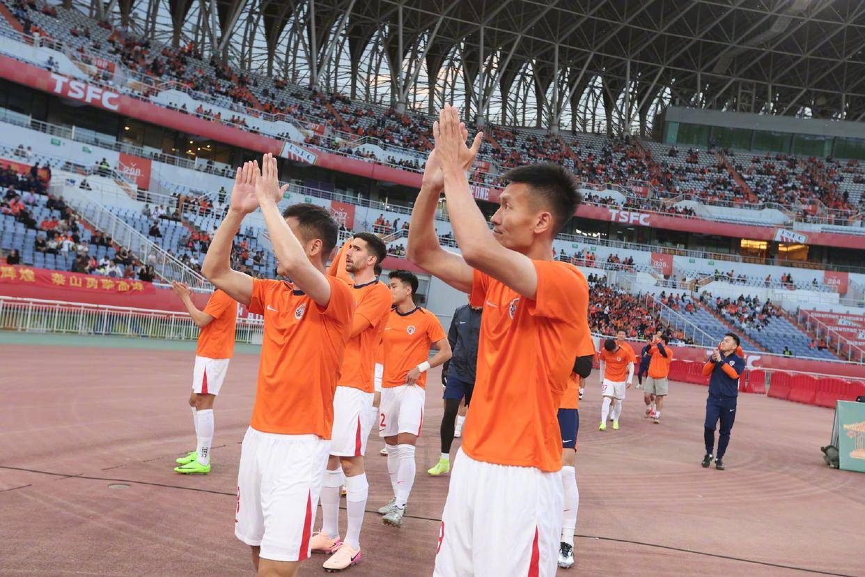关于上海海港战平北京北控，继续保持不败纪录的信息