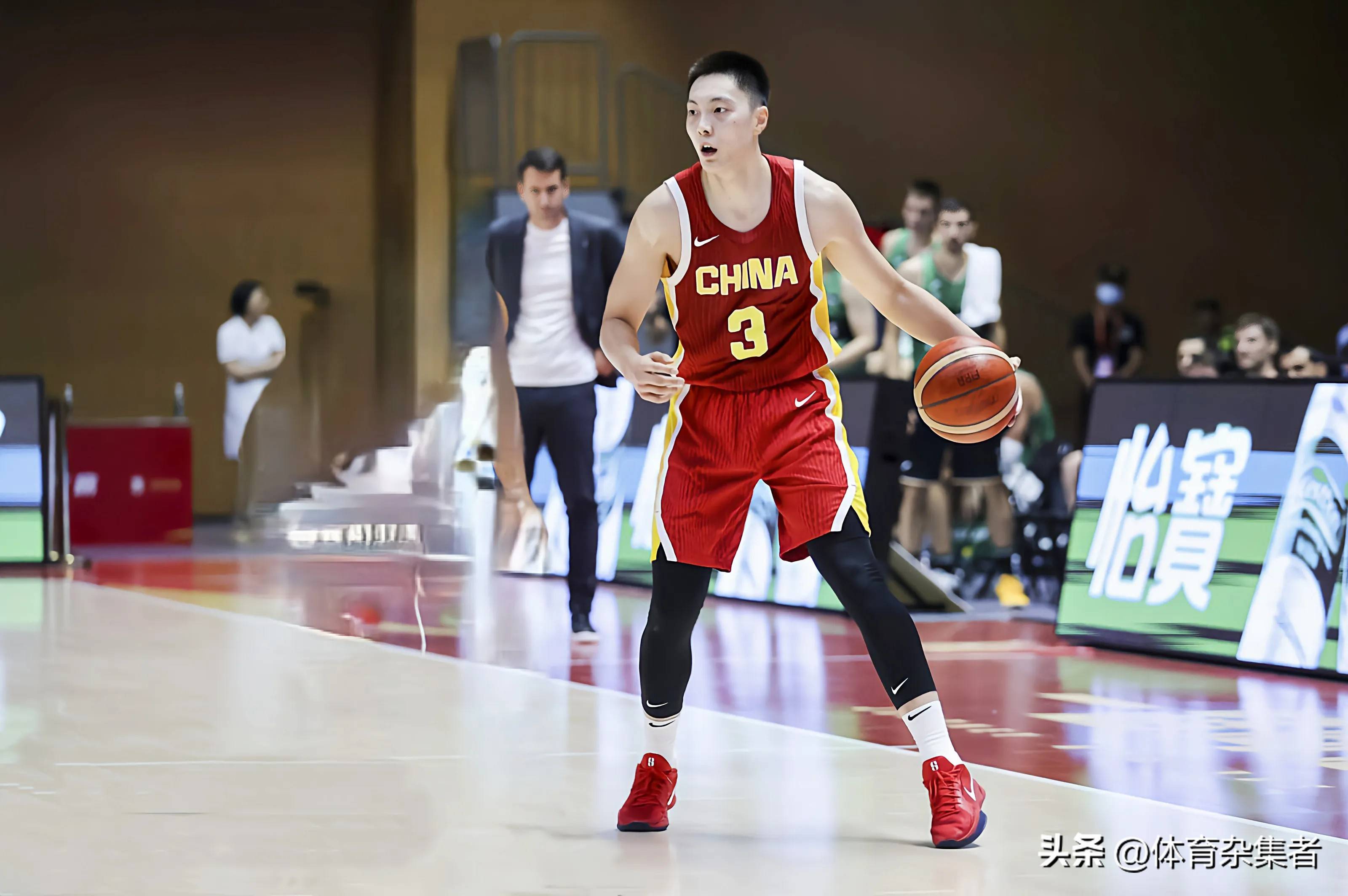 b体育网站-胡明轩三分绝杀中国男篮险胜尤文图特的简单介绍