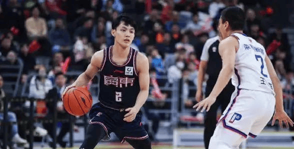 b体育娱乐-关于广东宏远队力争夺冠，壮志凌云再战球场的信息