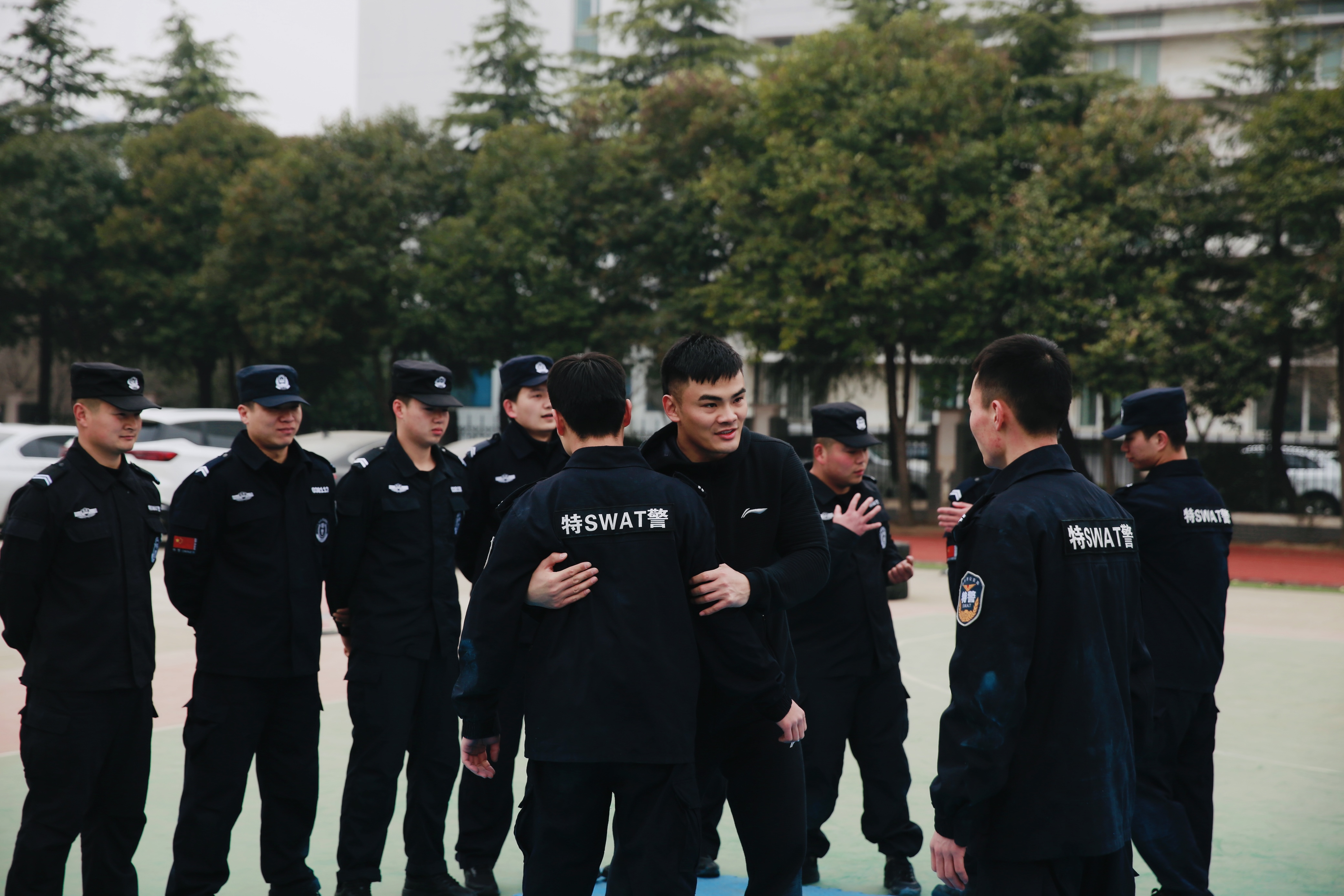 关于阿尔希拉尔教练组强化体能训练，备战关键战的信息