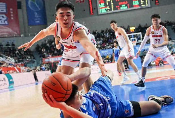 b体育官方入口-翟晓川分享日常：支持常州队，希望川队早日拿回全名的简单介绍