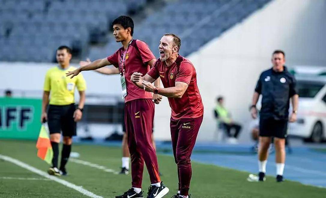 b体育 官网-关于反转！国足主帅定外教，U19新星涌现，宋凯：东亚杯为2030铺路的信息