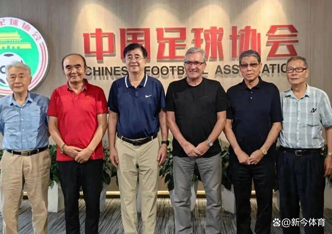 关于反转！国足主帅定外教，U19新星涌现，宋凯：东亚杯为2030铺路的信息