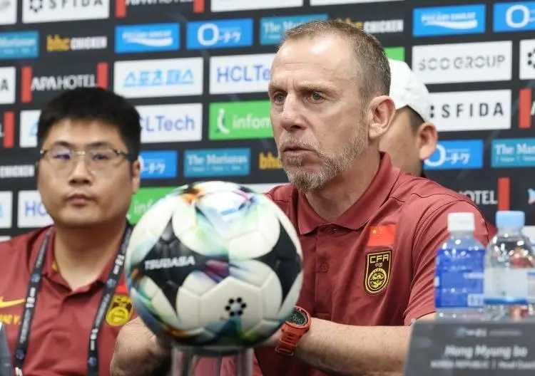 b体育 官网-热议国足1-0中国香港：大部分时间索然无味加快选帅效率的简单介绍