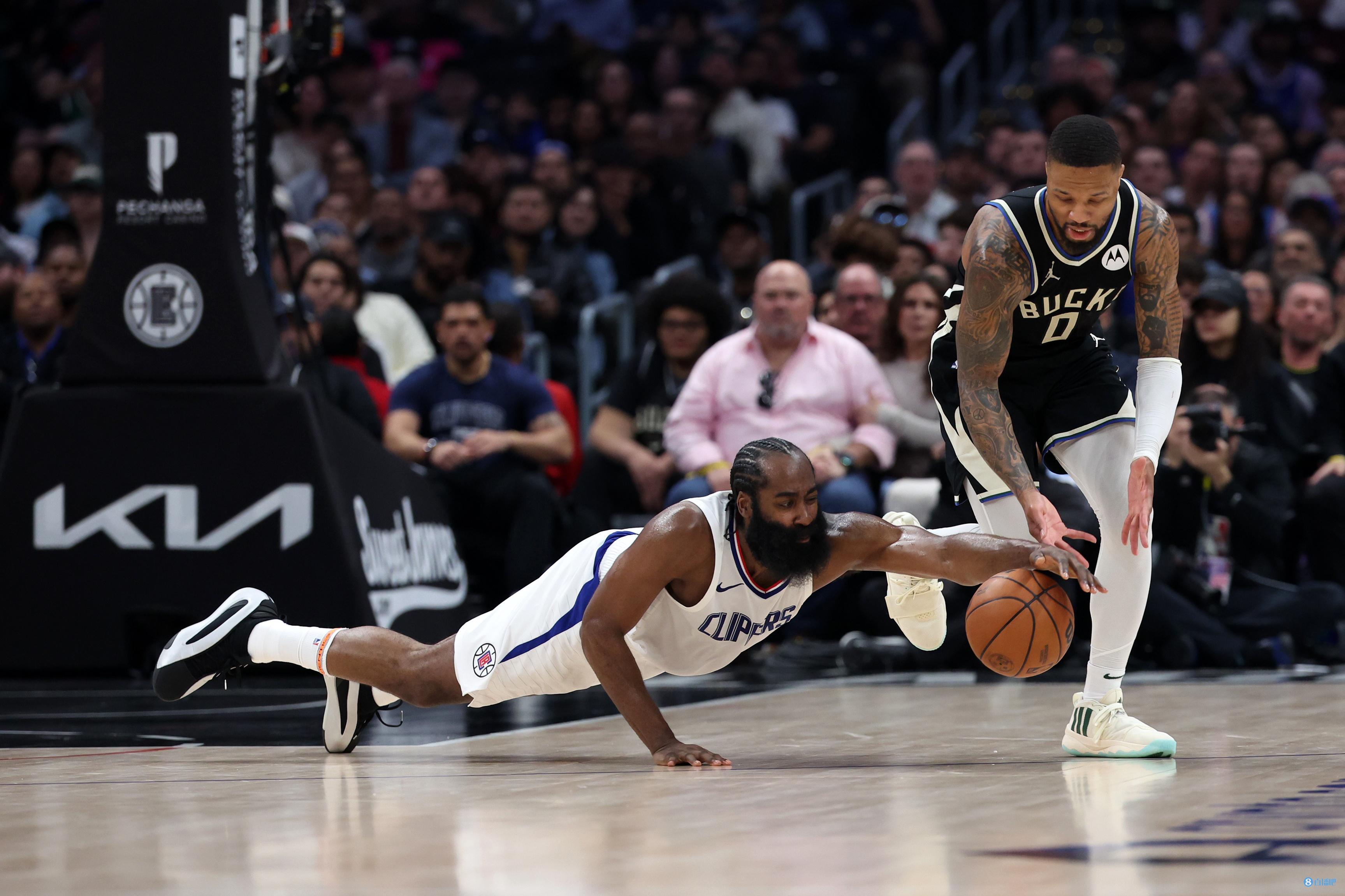 NBA总决赛首场开打，湖人轻取热火