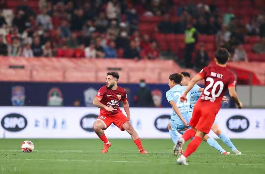 包含夺冠热门上海上港表现神勇，轻松击败对手的词条